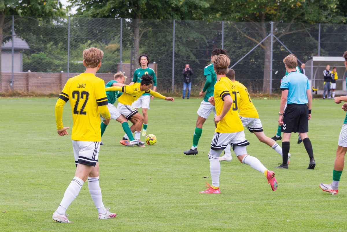 Overbevisende sejr i åbningskamp