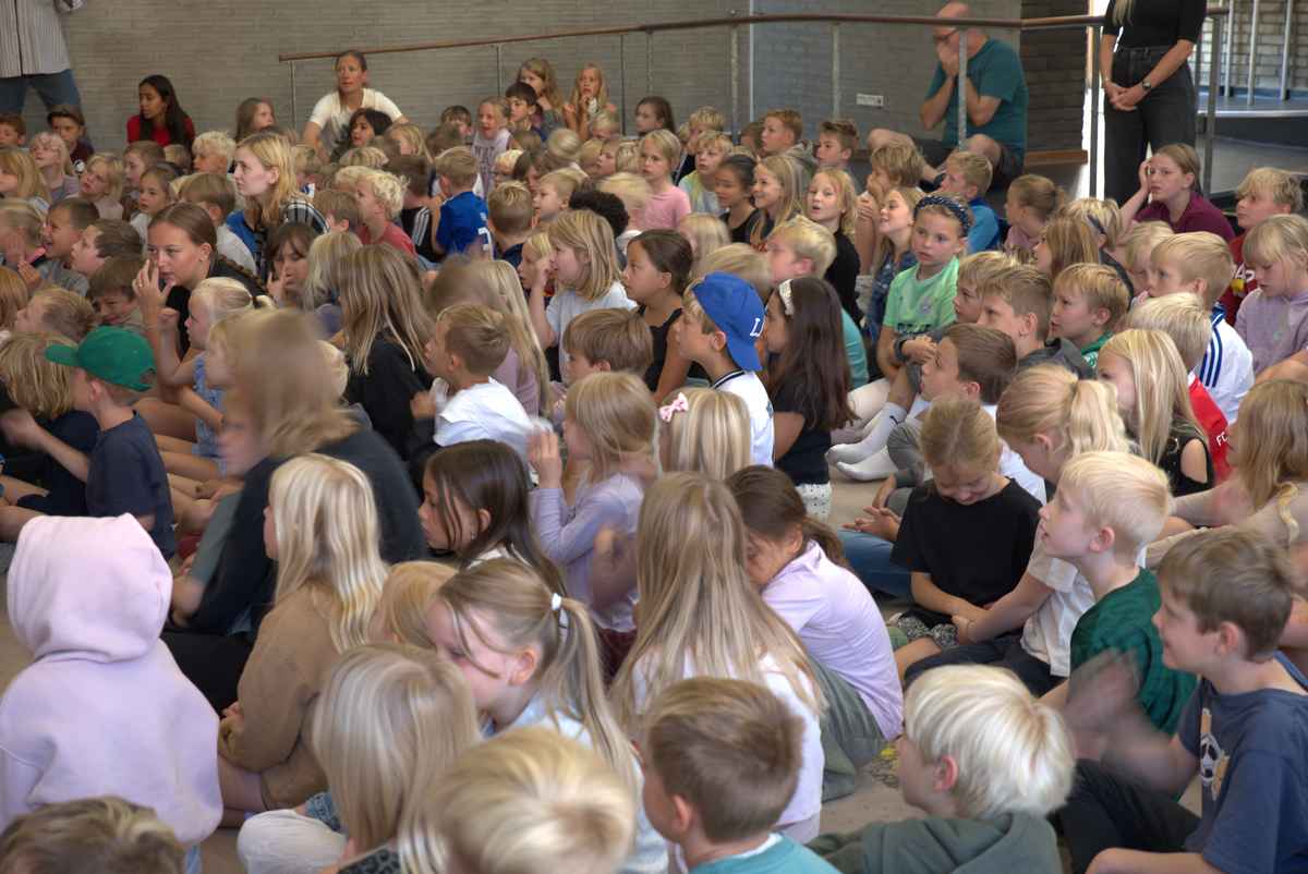 3626-1716-Morgensang_på_skolen_KM-TM-web-9